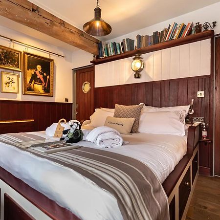 Hotel 1777. At The Albion à Wimborne Minster Extérieur photo
