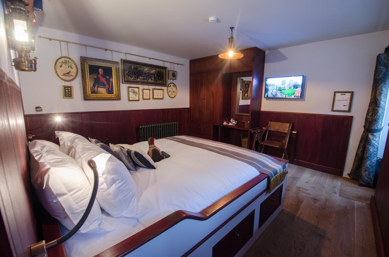 Hotel 1777. At The Albion à Wimborne Minster Extérieur photo