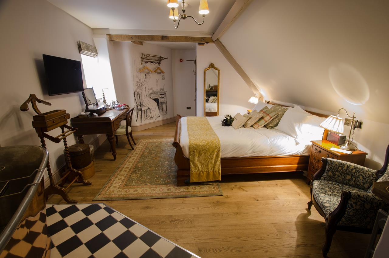 Hotel 1777. At The Albion à Wimborne Minster Extérieur photo