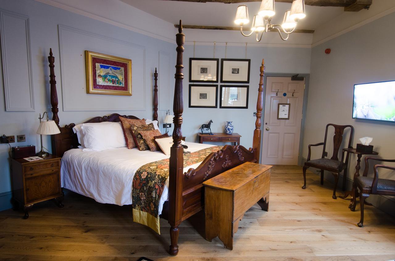 Hotel 1777. At The Albion à Wimborne Minster Extérieur photo