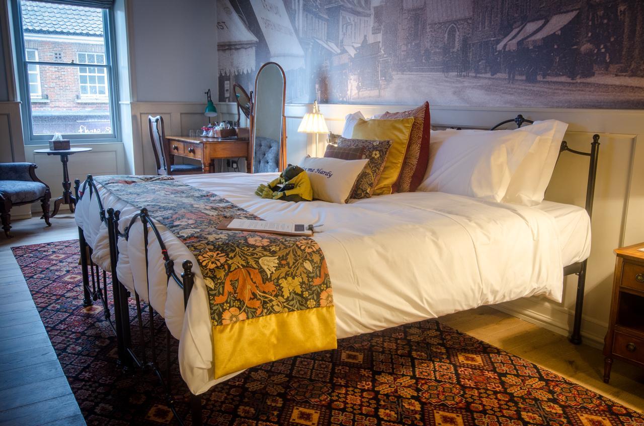 Hotel 1777. At The Albion à Wimborne Minster Extérieur photo