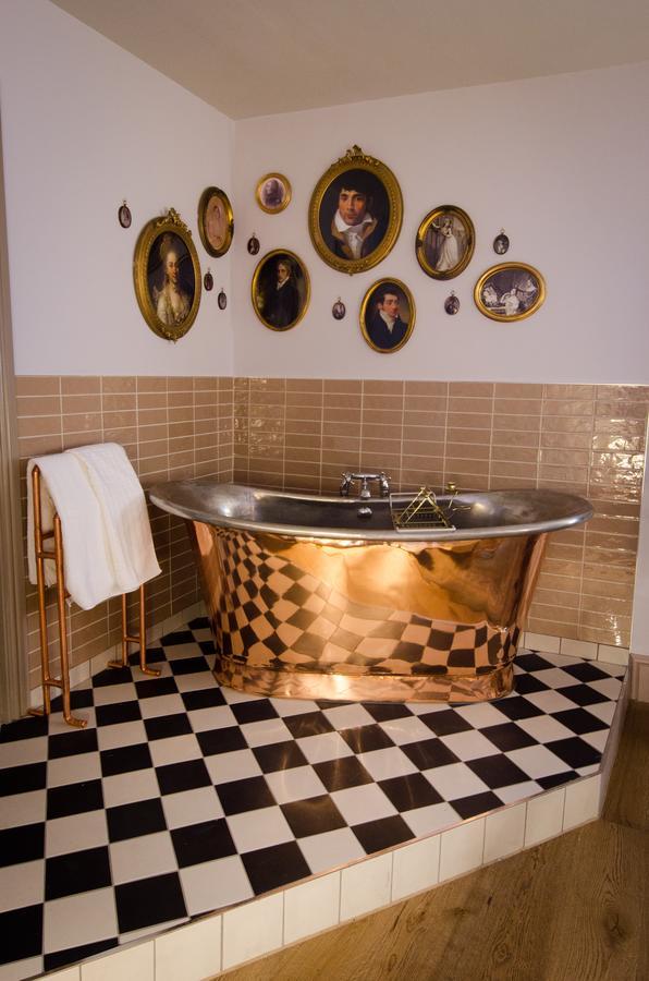 Hotel 1777. At The Albion à Wimborne Minster Extérieur photo